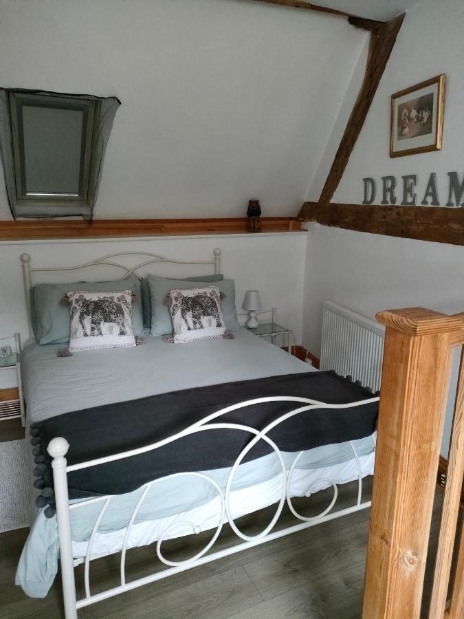 Les Petits Champs Apartment Buais-les-Monts Ngoại thất bức ảnh