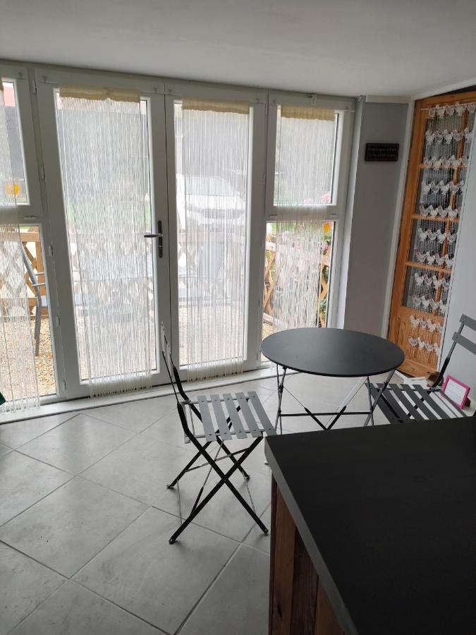 Les Petits Champs Apartment Buais-les-Monts Ngoại thất bức ảnh