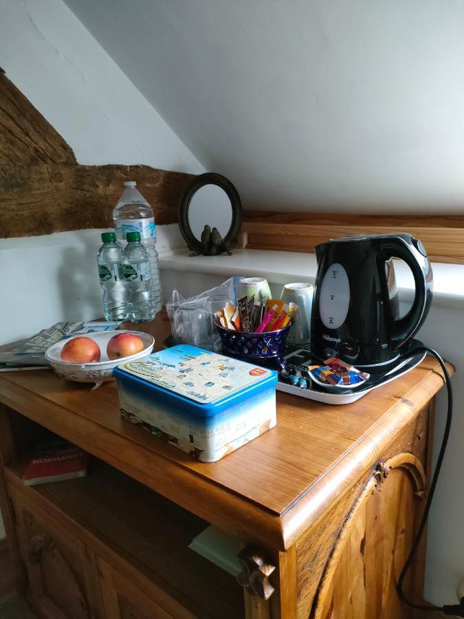 Les Petits Champs Apartment Buais-les-Monts Ngoại thất bức ảnh